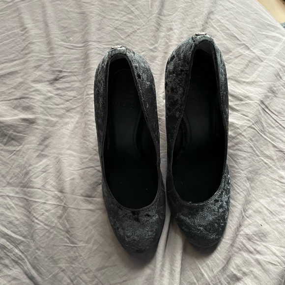 Guess pumps - Picture 2 of 2